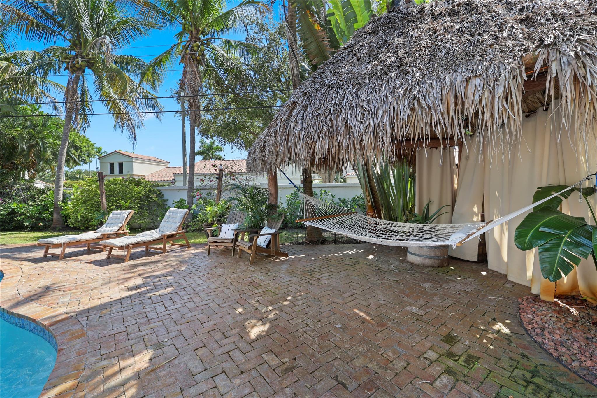 3860 NW 2nd Ct