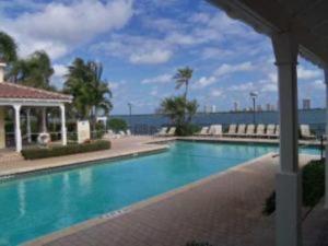 1145 Lake Shore Drive 205