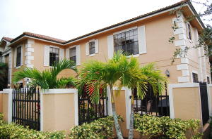 390 Prestwick Circle 1