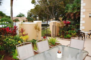 390 Prestwick Circle 1