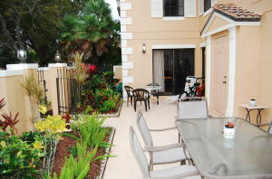 390 Prestwick Circle 1