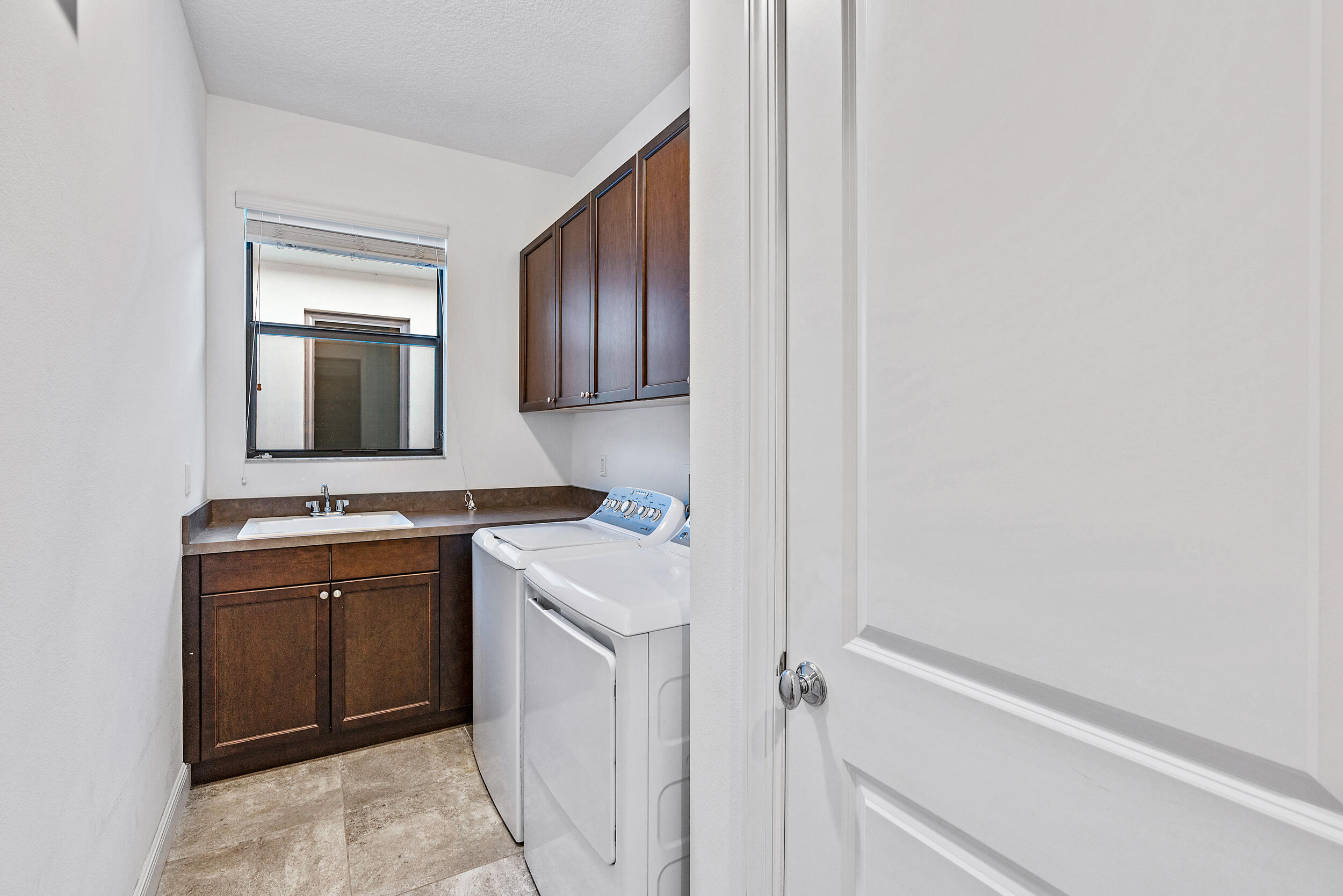 1095 Faulkner Terrace