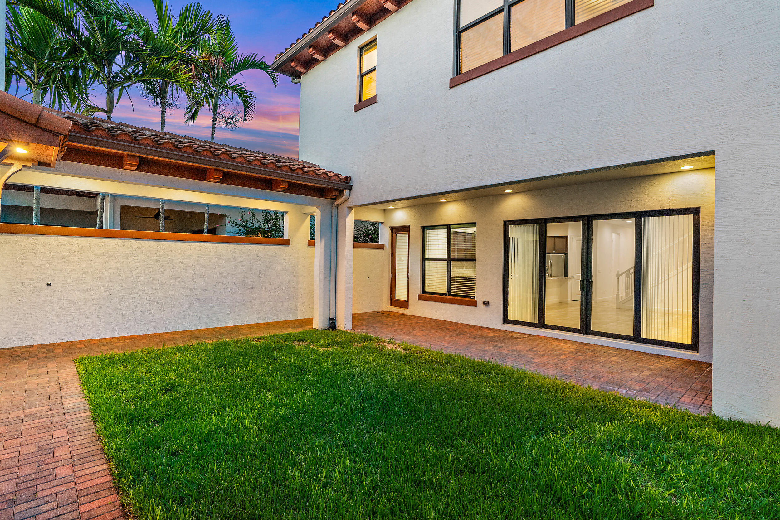 1095 Faulkner Terrace