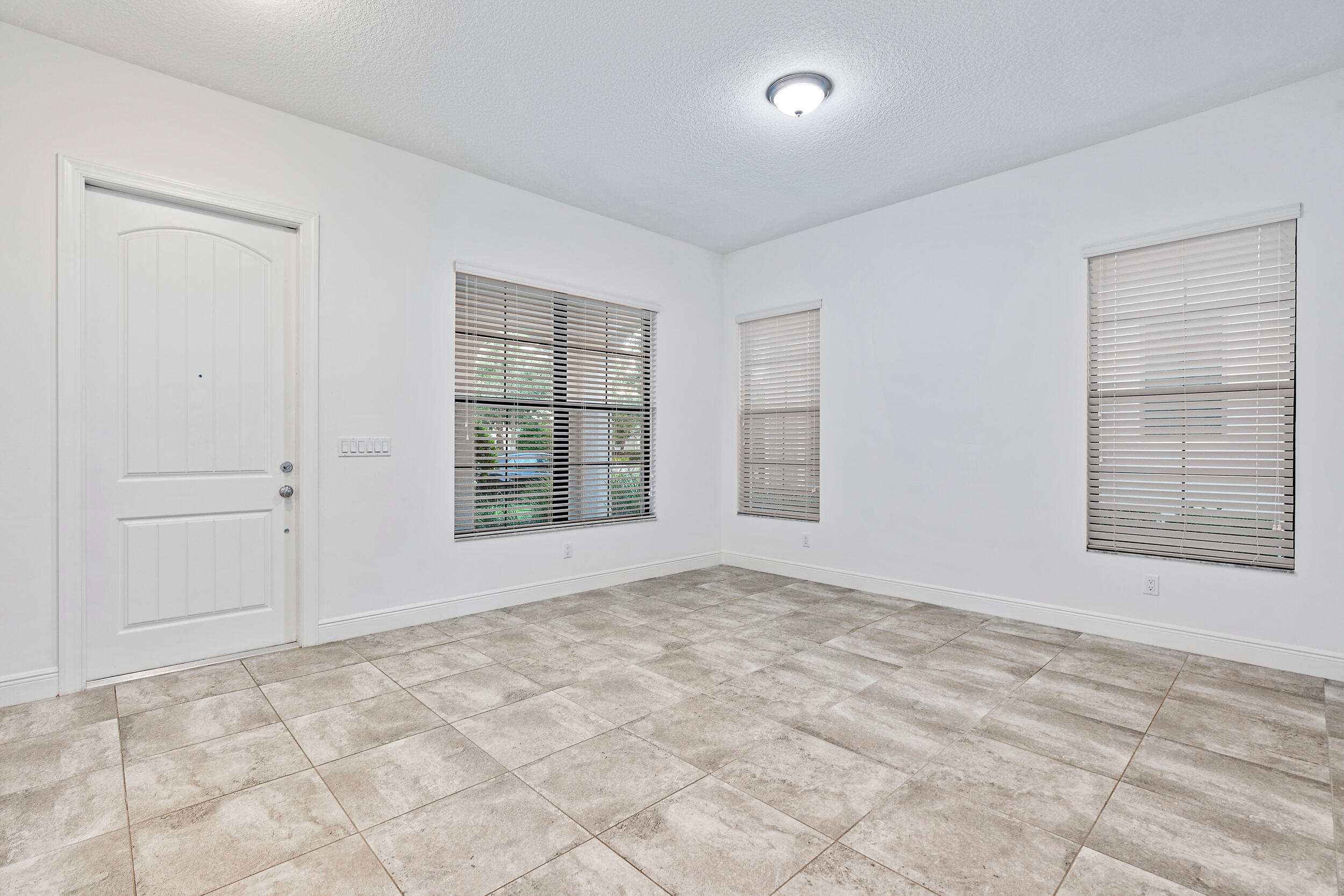 1095 Faulkner Terrace