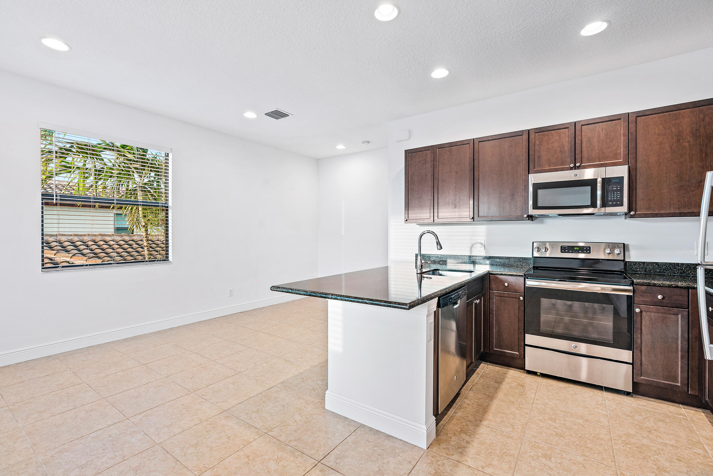 1095 Faulkner Terrace