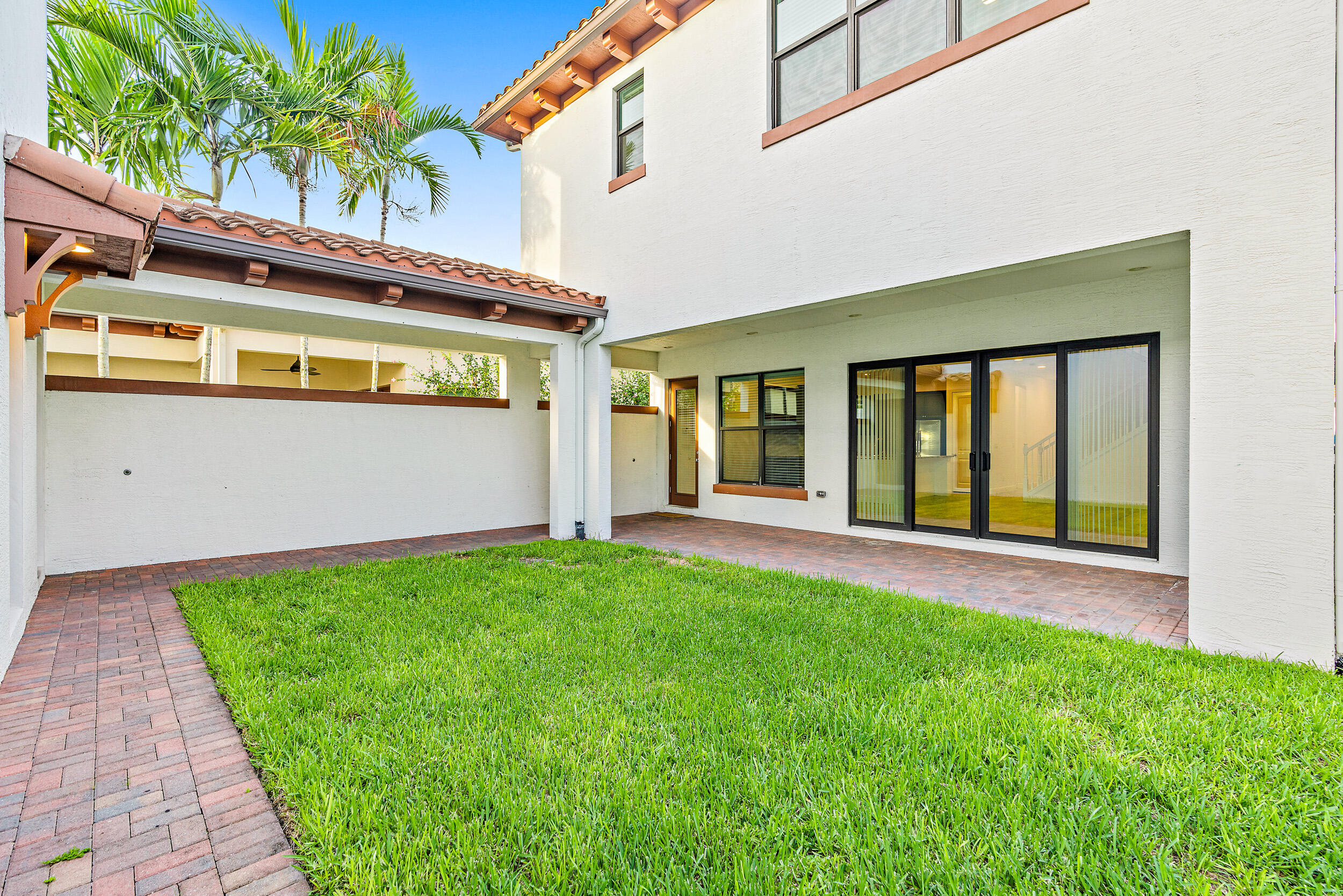 1095 Faulkner Terrace