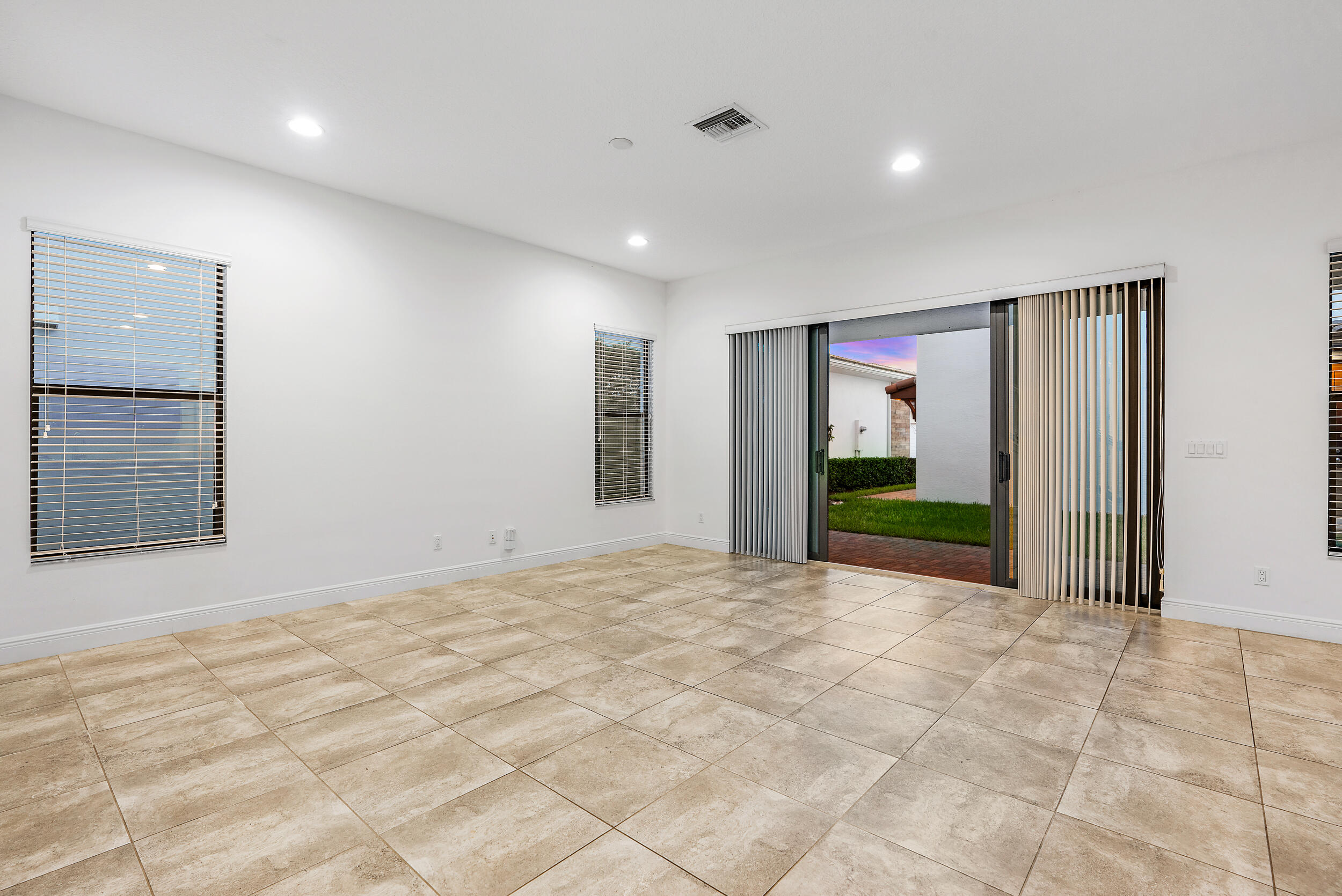 1095 Faulkner Terrace