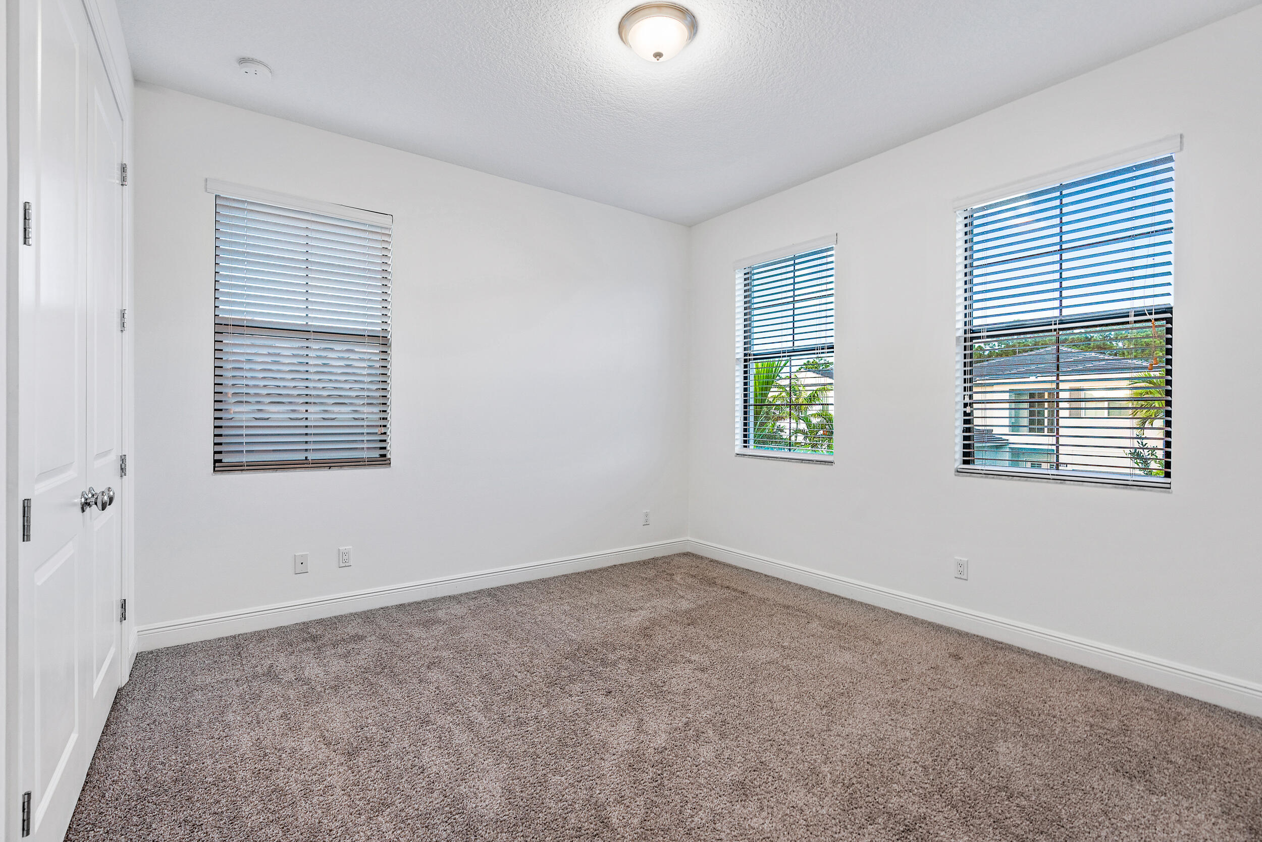 1095 Faulkner Terrace