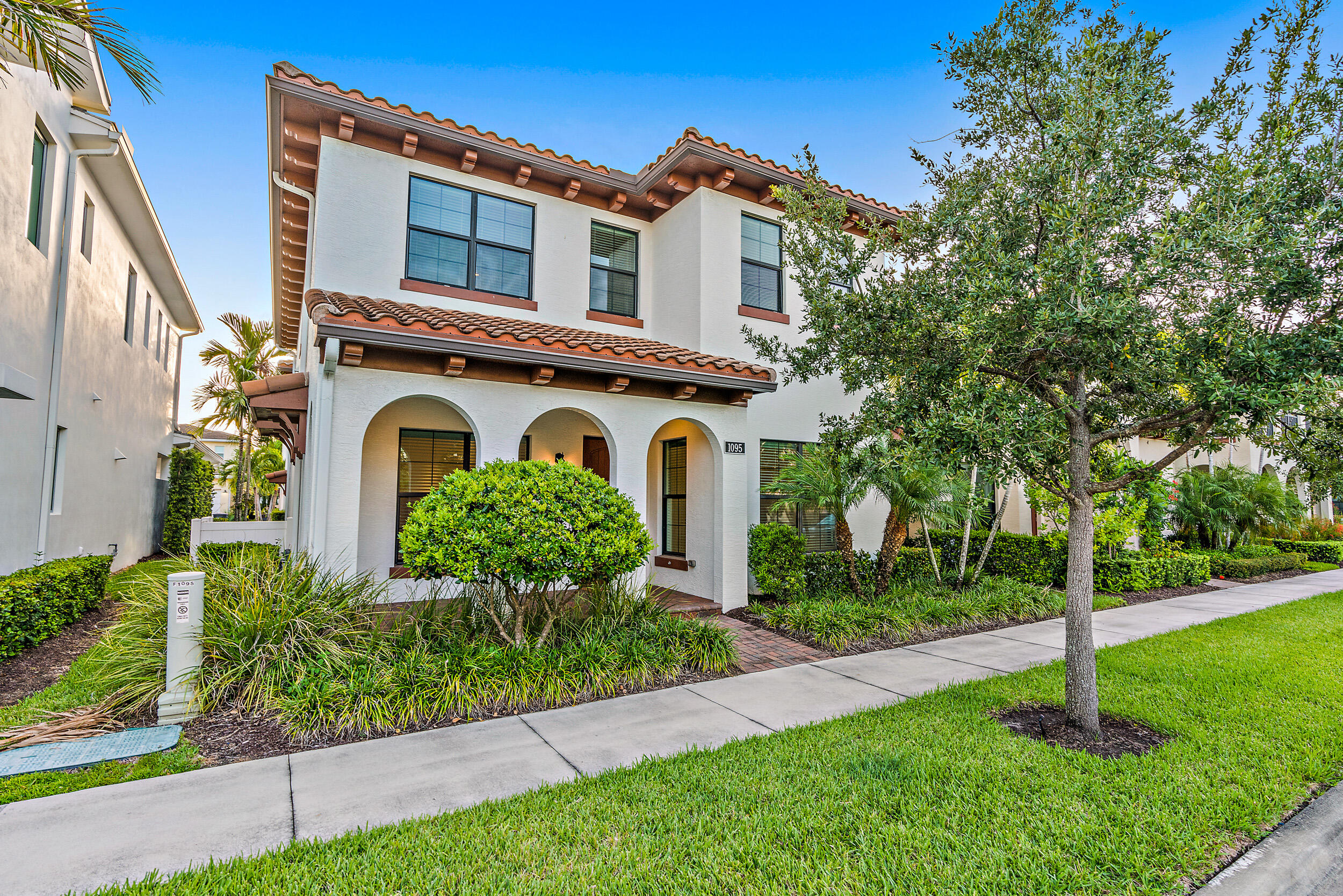1095 Faulkner Terrace