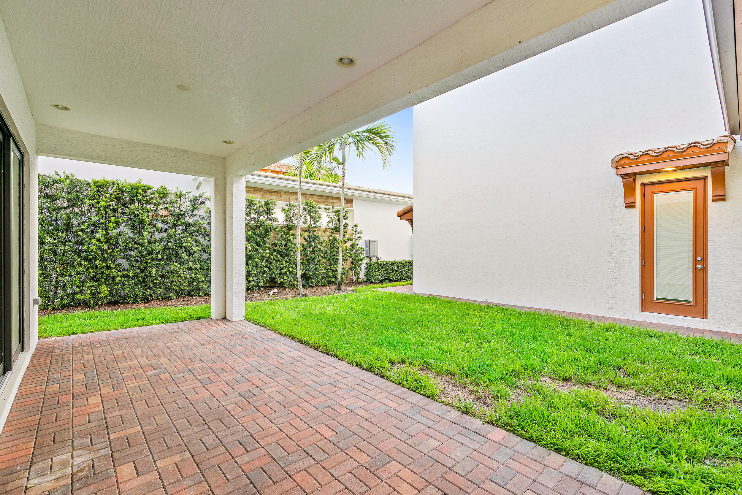 1095 Faulkner Terrace