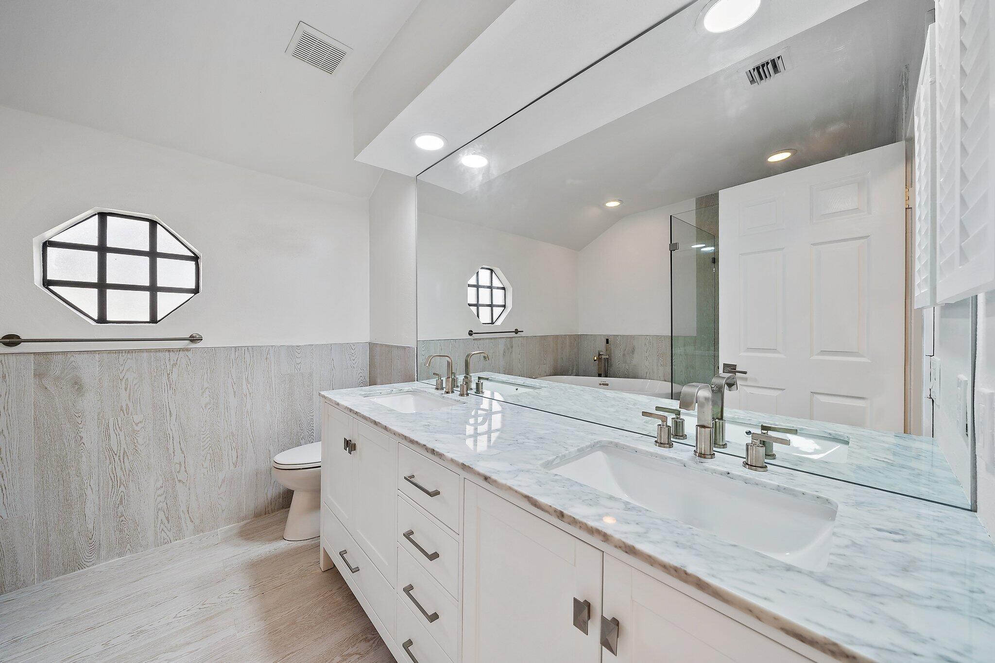 382 Prestwick Circle Unit: 2