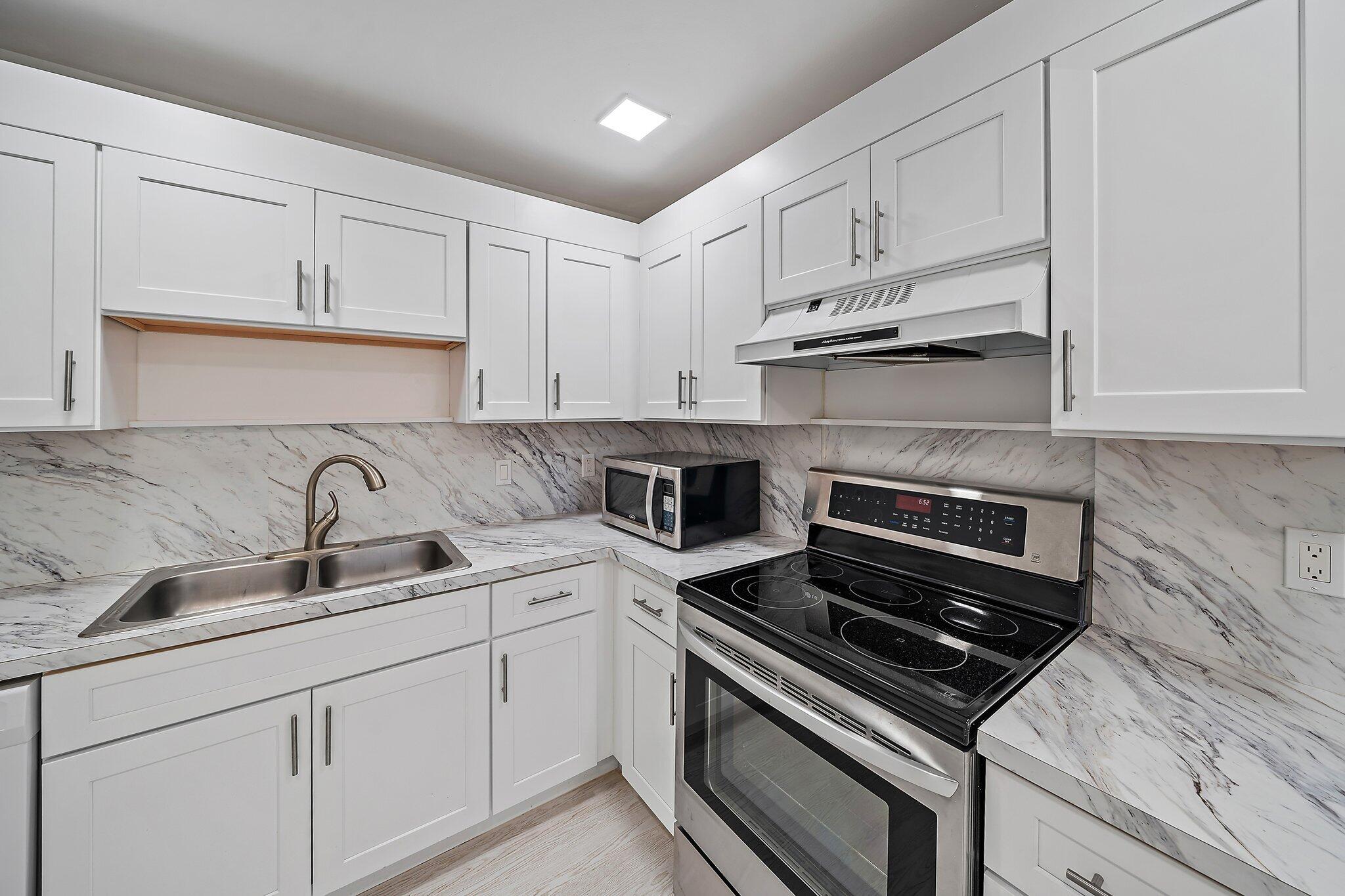 382 Prestwick Circle Unit: 2