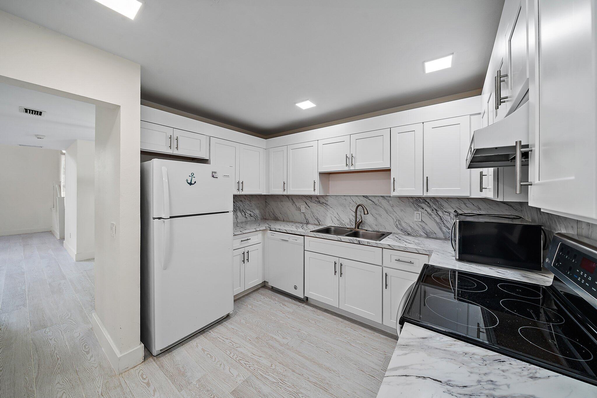 382 Prestwick Circle Unit: 2