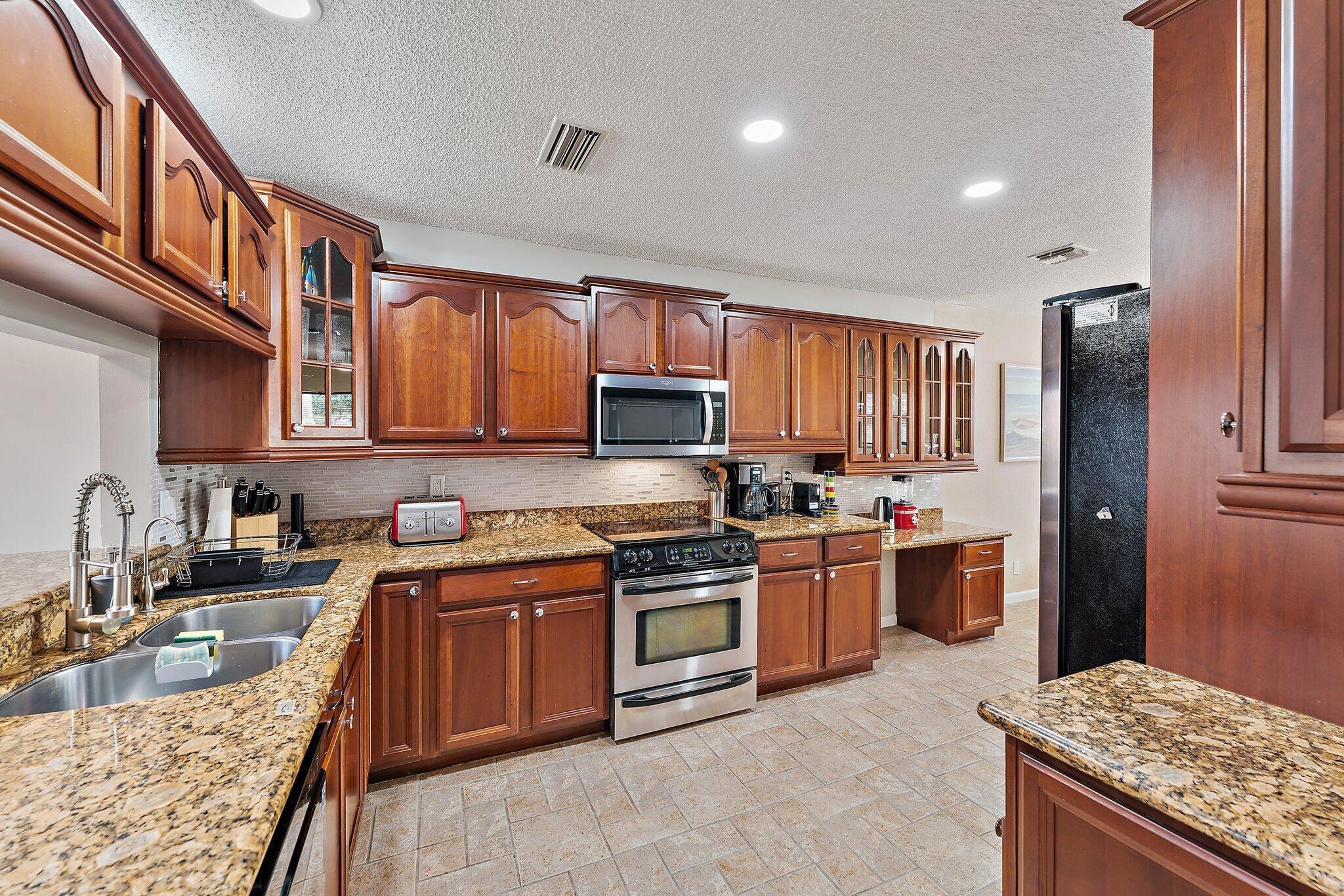 866 Windermere Way