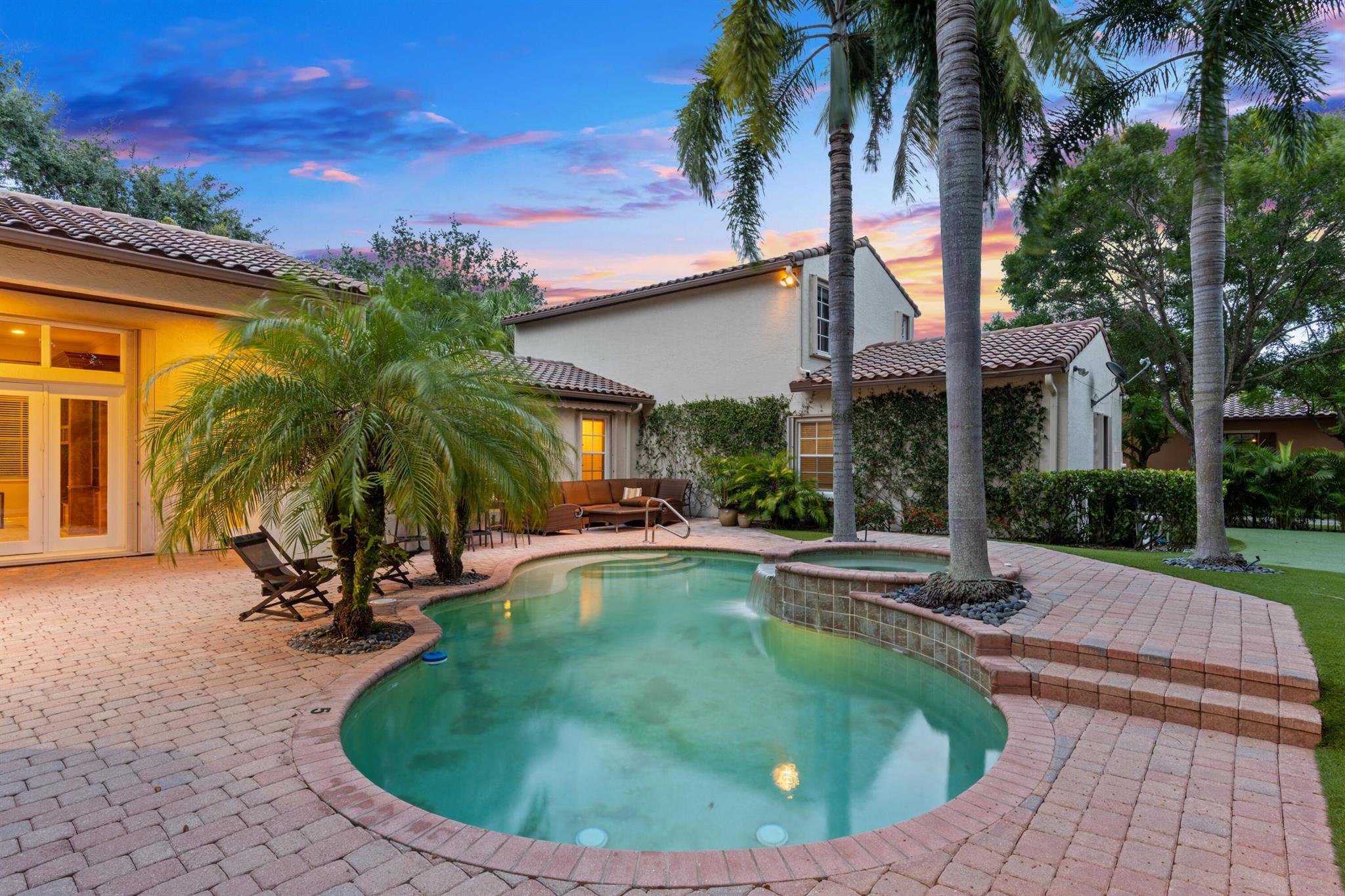 103 Valencia Boulevard
