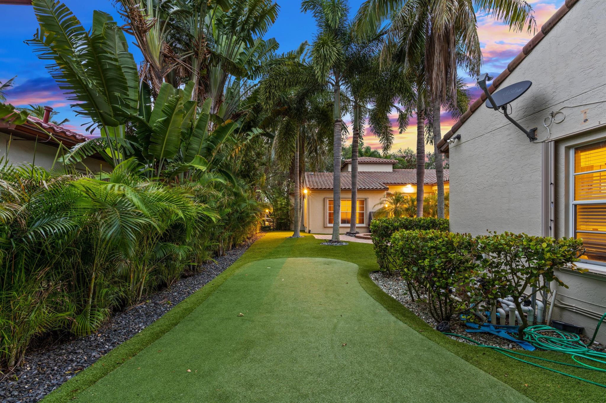 103 Valencia Boulevard