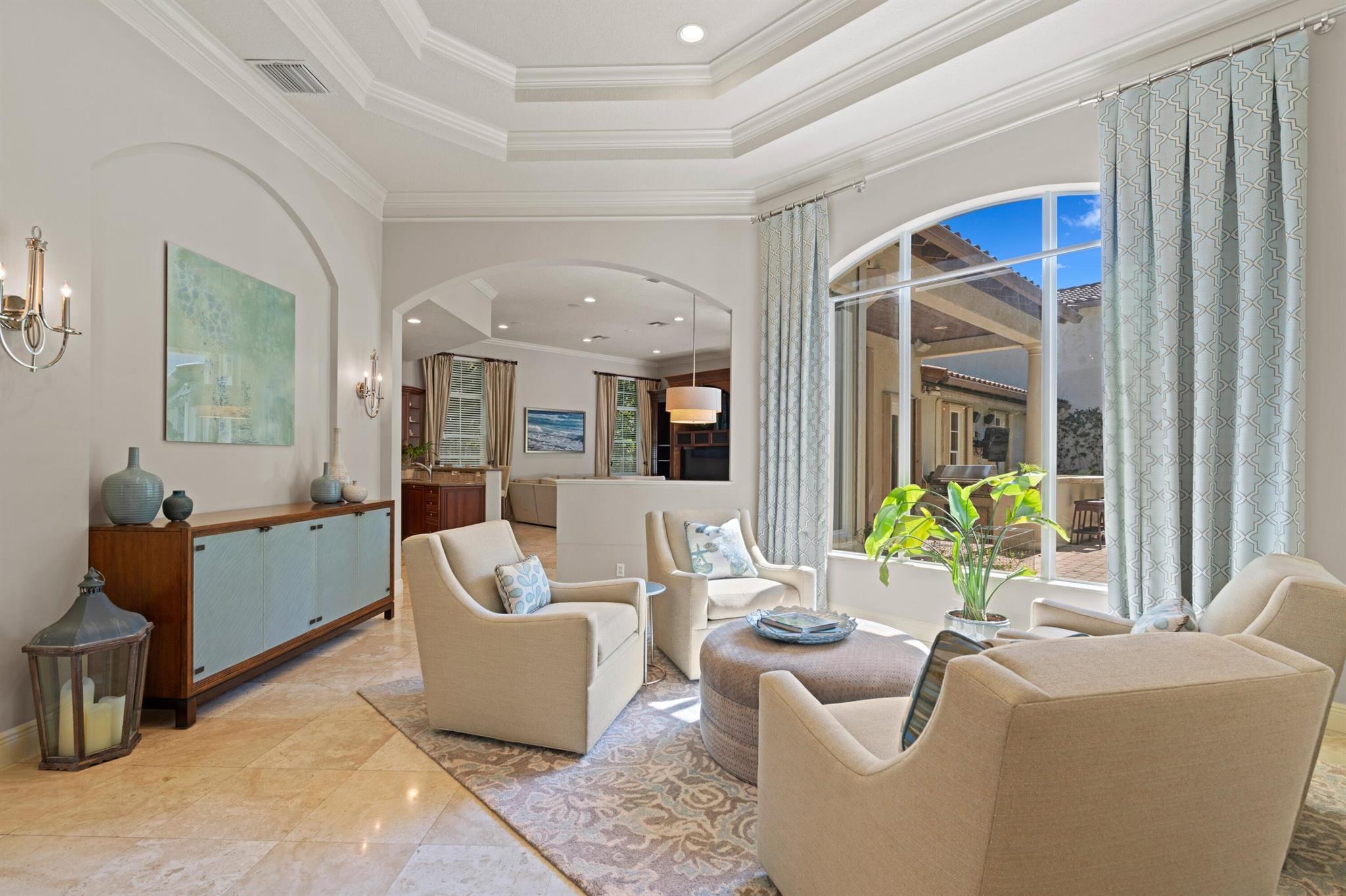 103 Valencia Boulevard