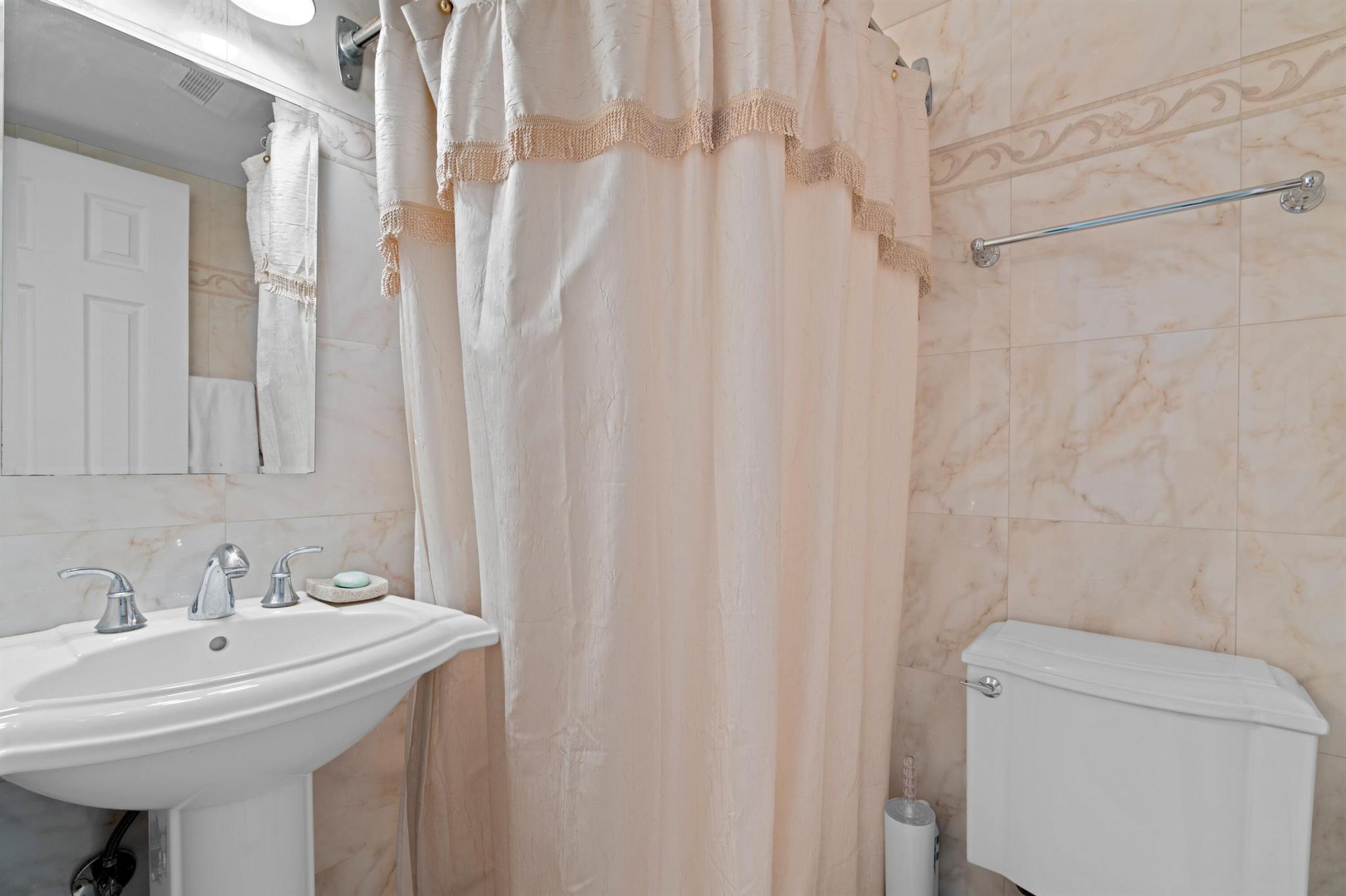 139 Sunrise Avenue 101