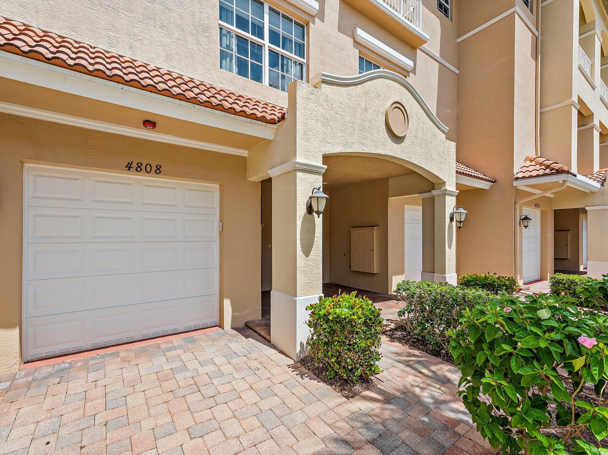 4808 Sawgrass Breeze Drive