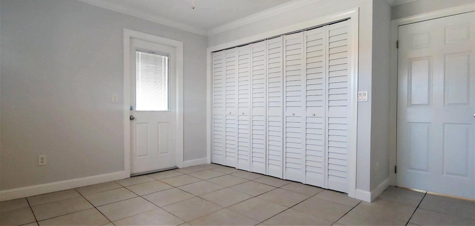 714 Hummingbird Way E