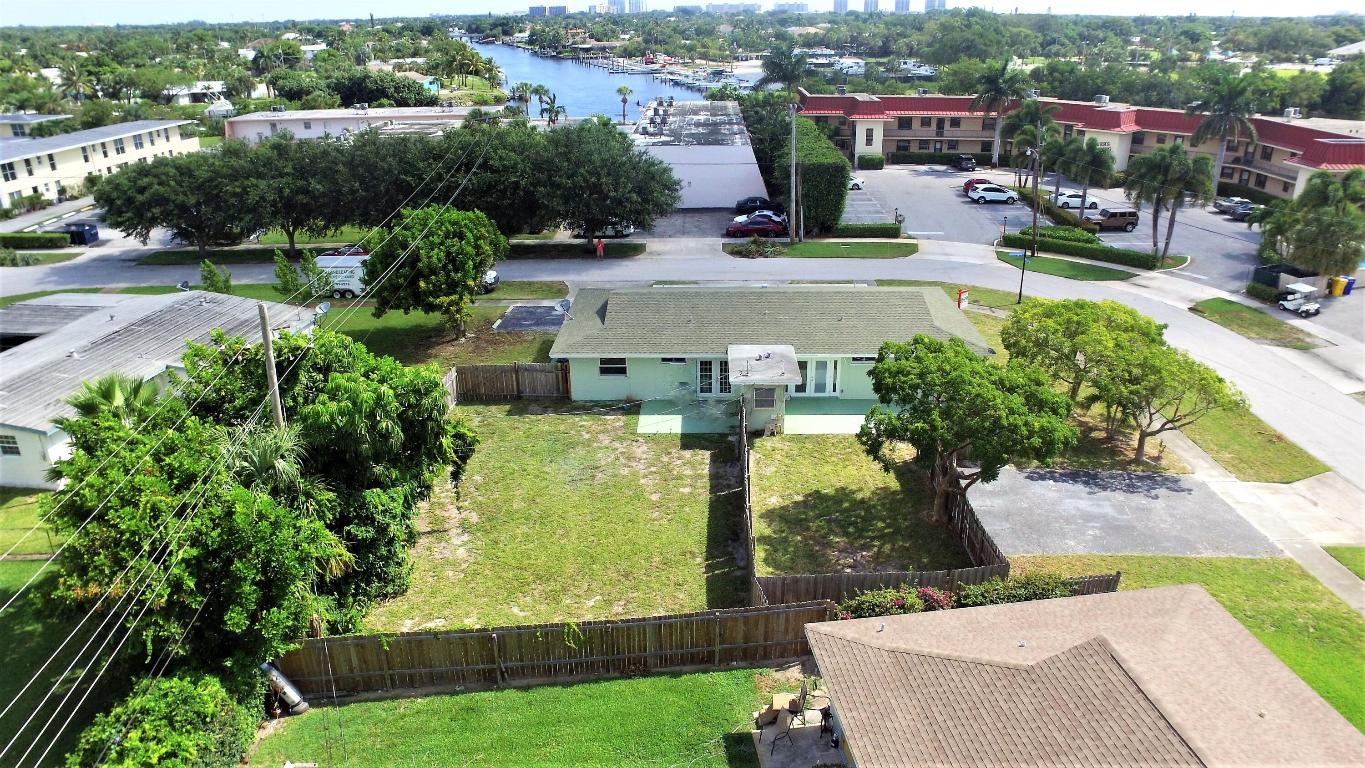 714 Hummingbird Way E