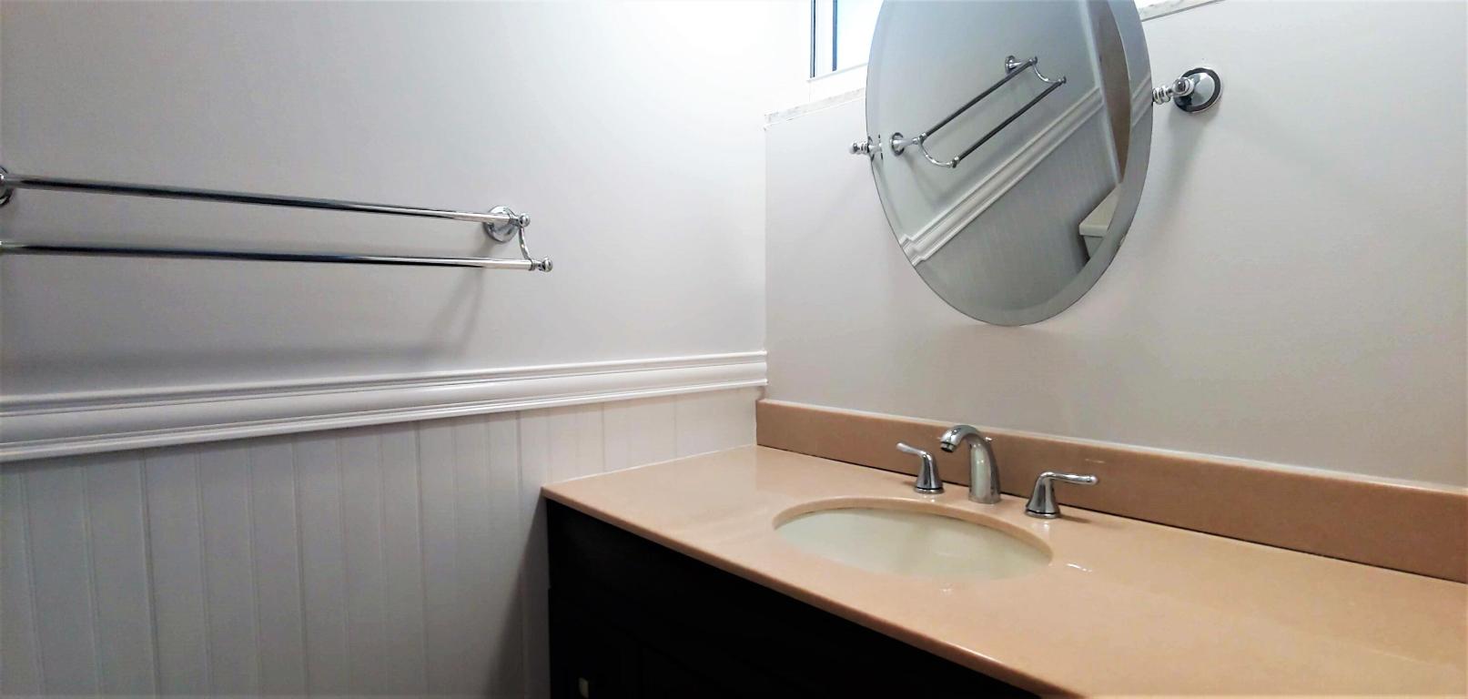 714 Hummingbird Way E