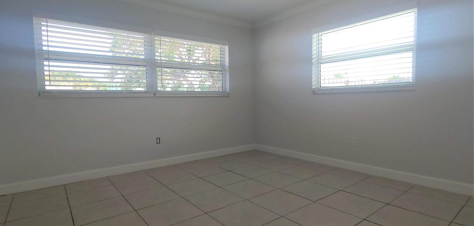 714 Hummingbird Way E