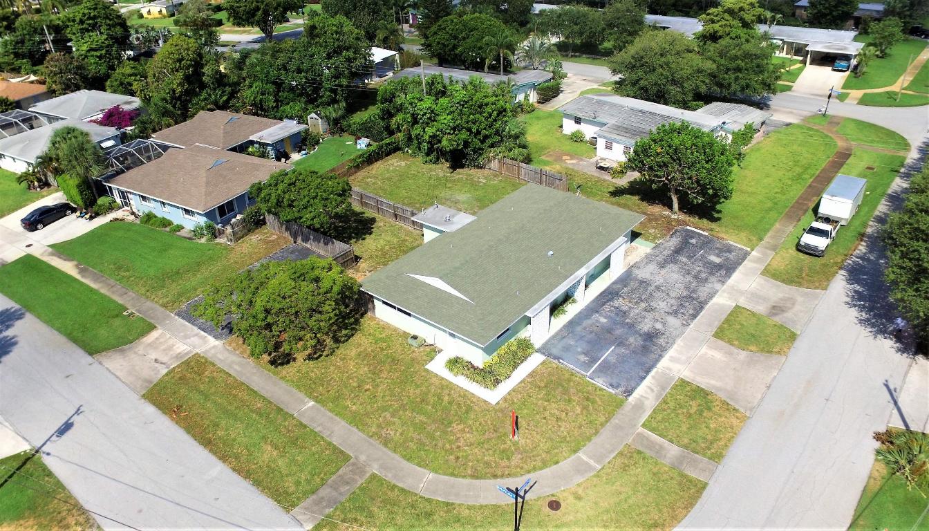 714 Hummingbird Way E