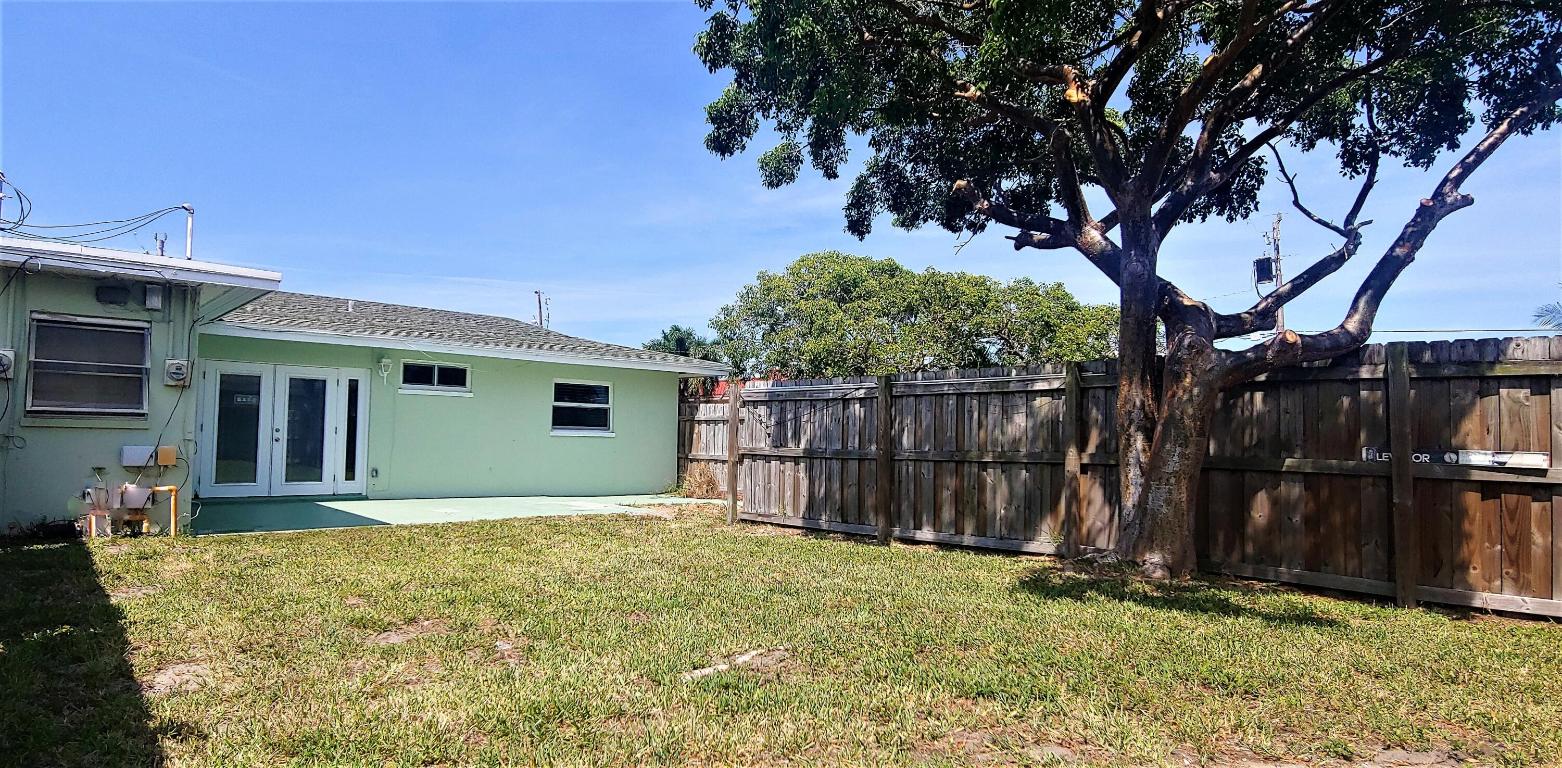 714 Hummingbird Way E