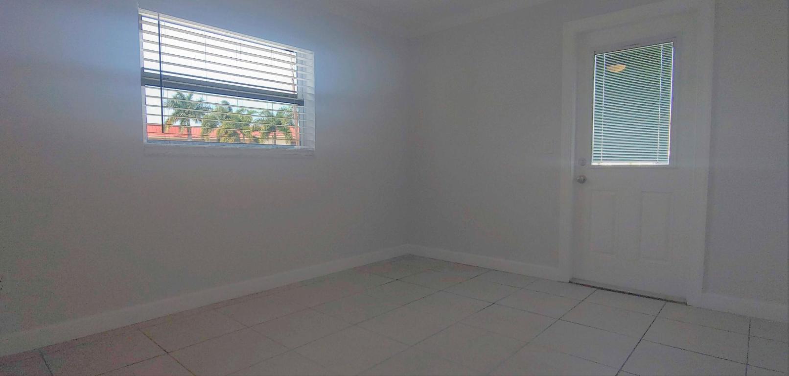 714 Hummingbird Way E