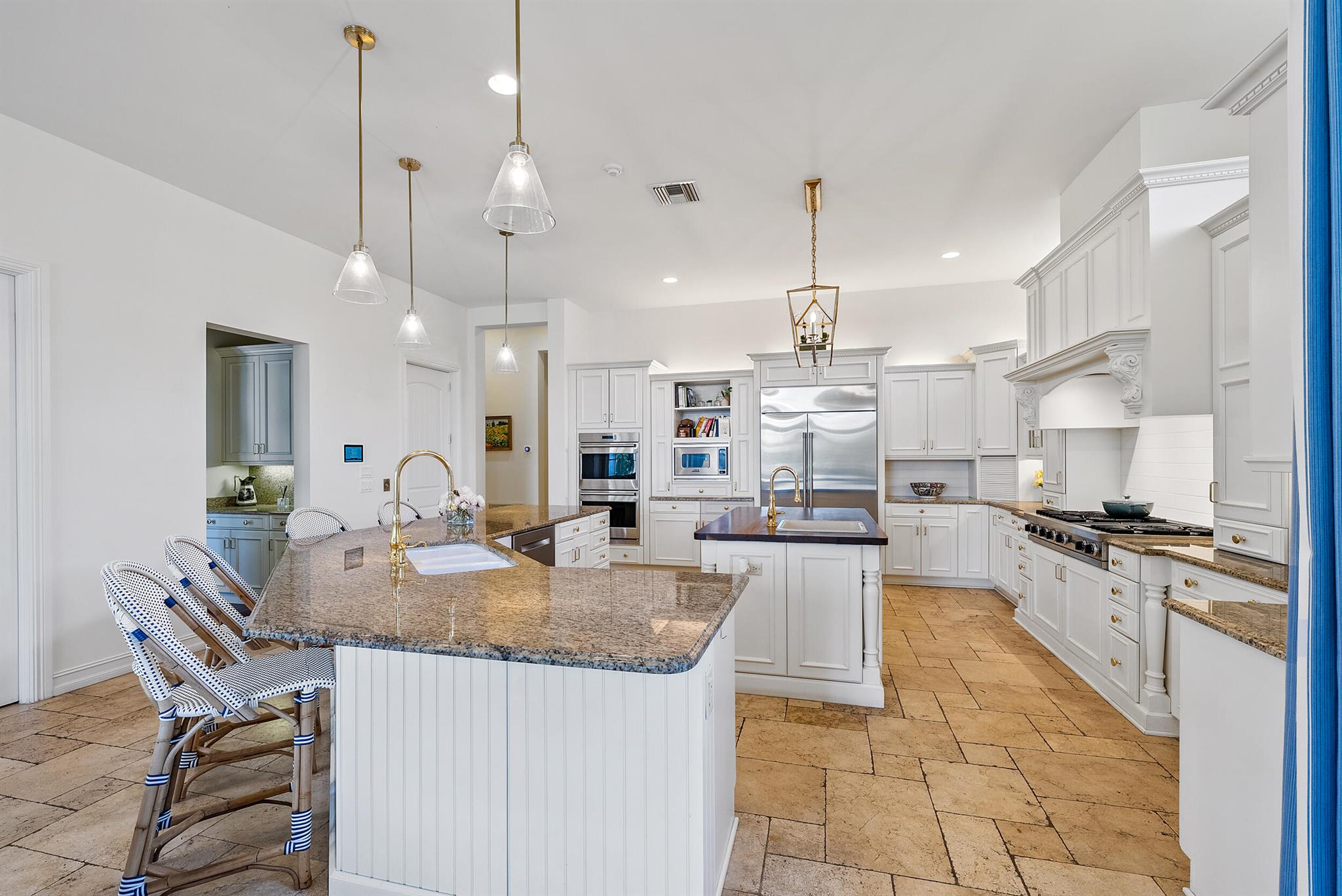 831 Country Club Drive