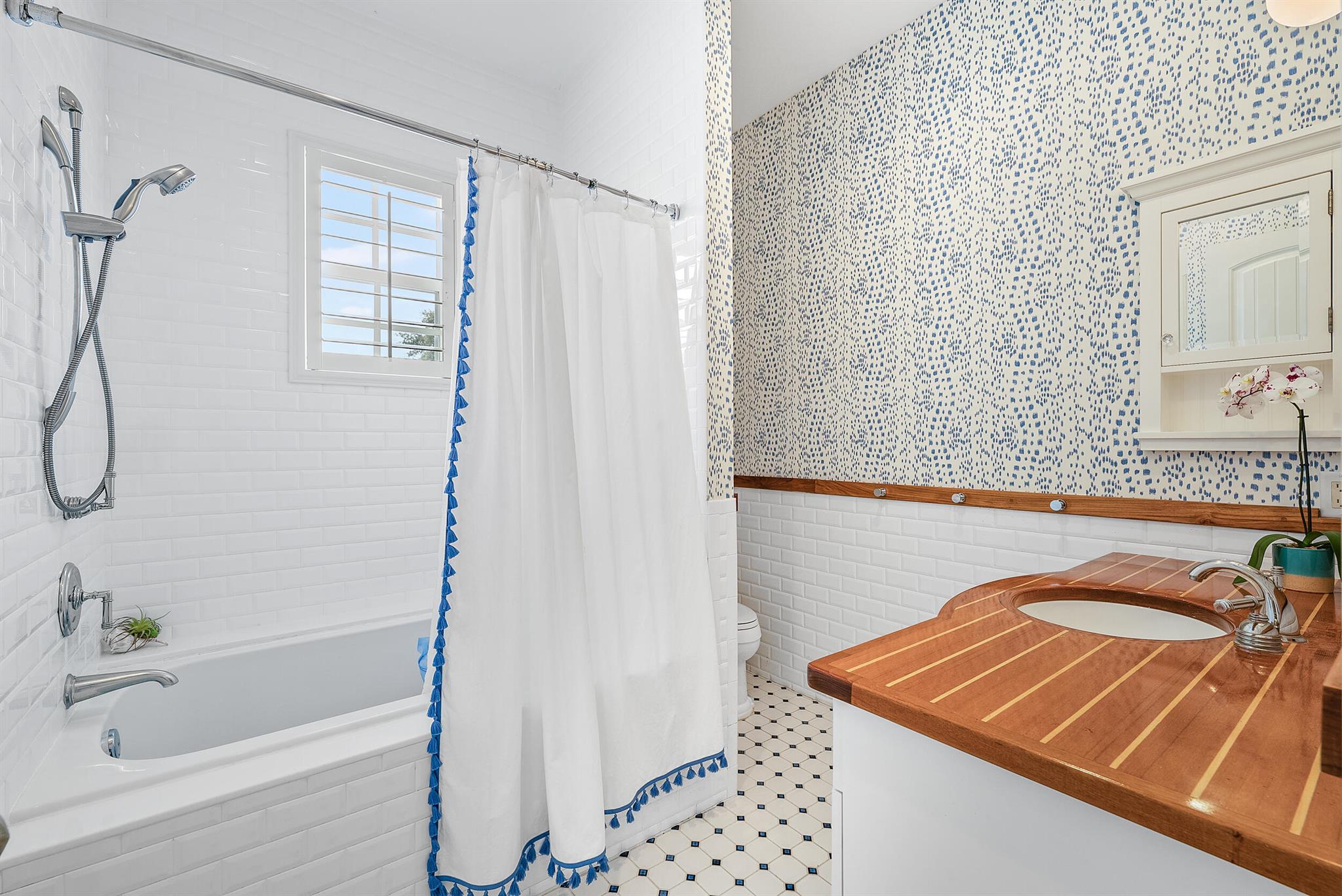 831 Country Club Drive