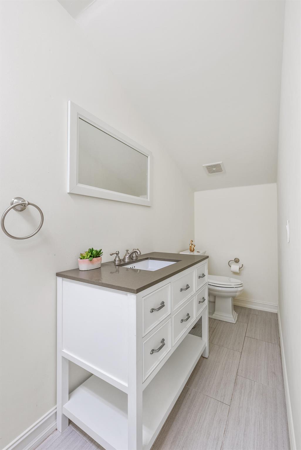 831 Country Club Drive