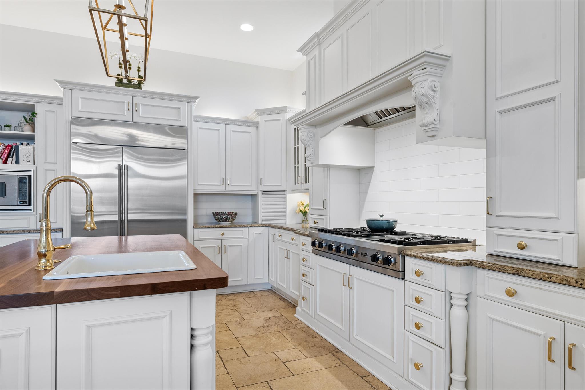 831 Country Club Drive