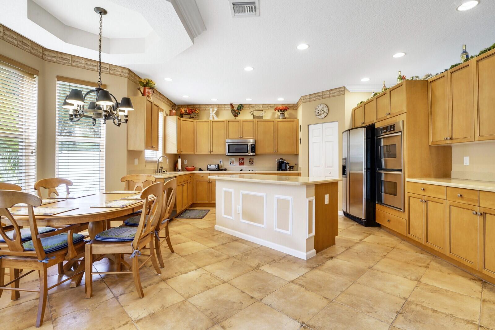 9048 Alexandra Circle