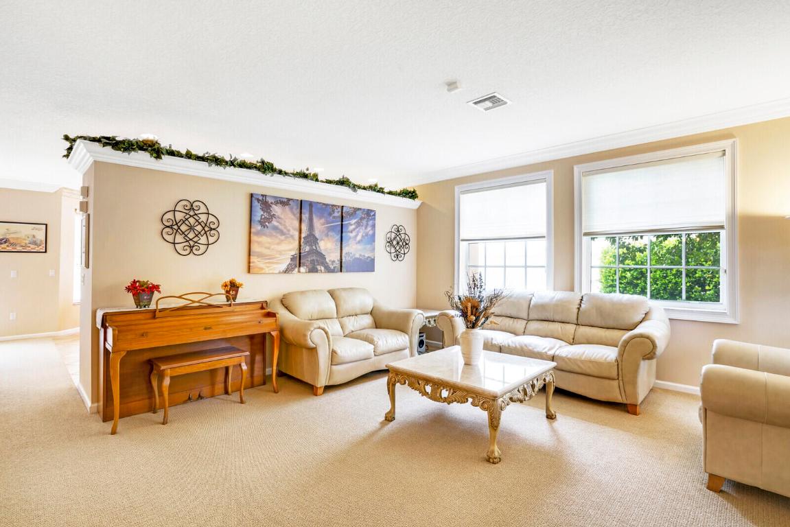 9048 Alexandra Circle