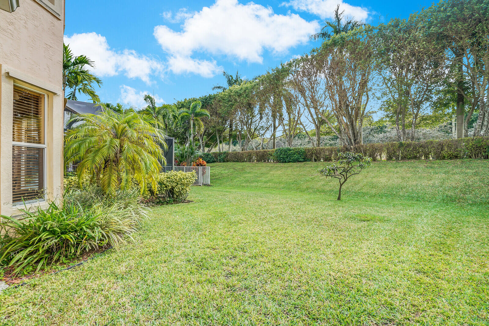 9048 Alexandra Circle