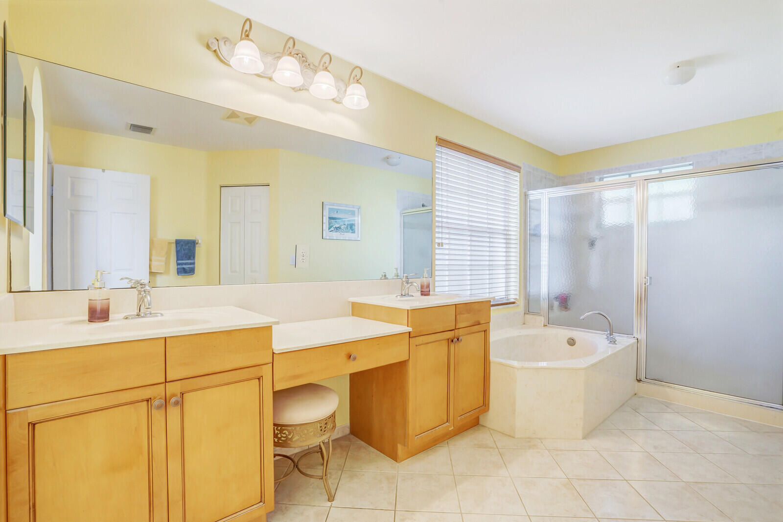 9048 Alexandra Circle