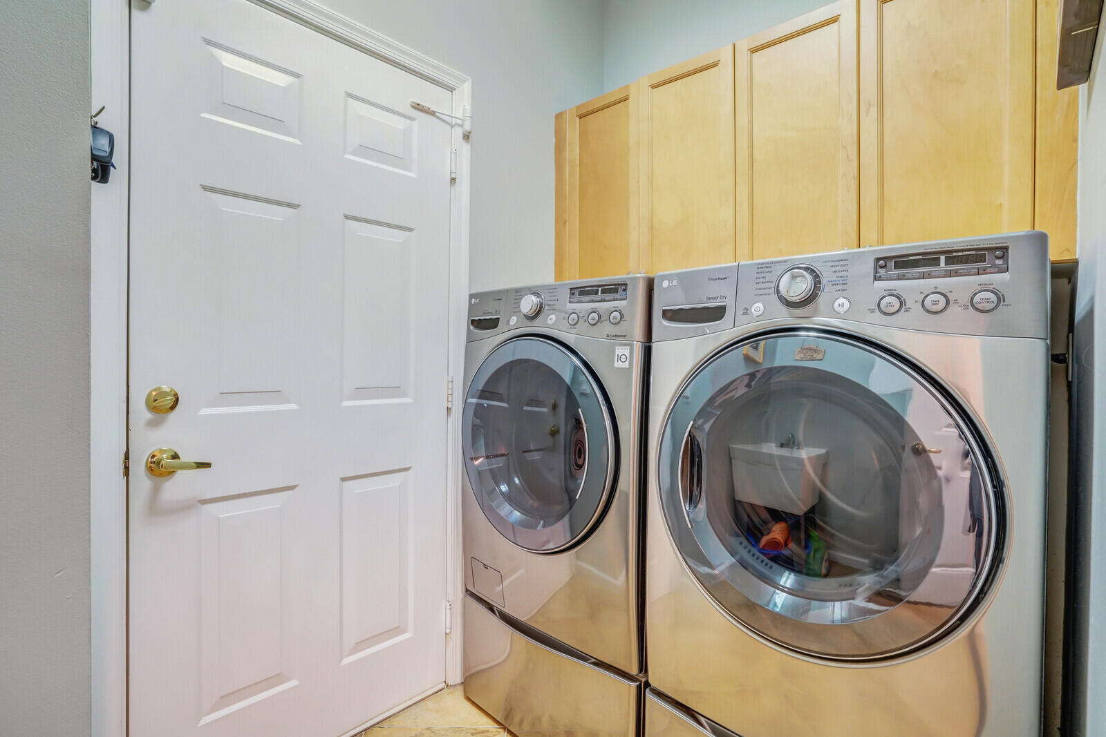 9048 Alexandra Circle