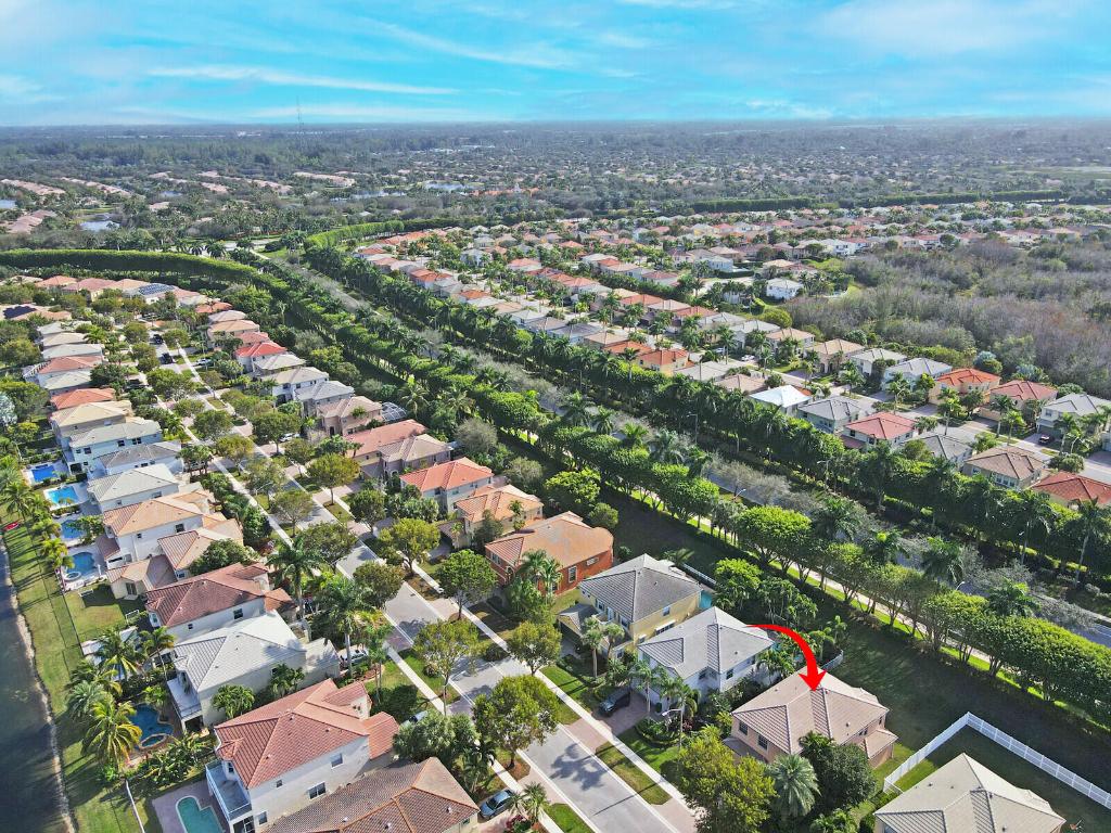 9048 Alexandra Circle