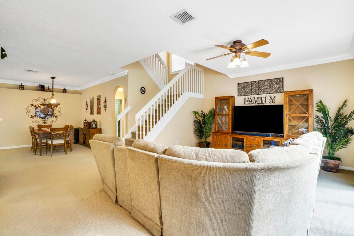 9048 Alexandra Circle