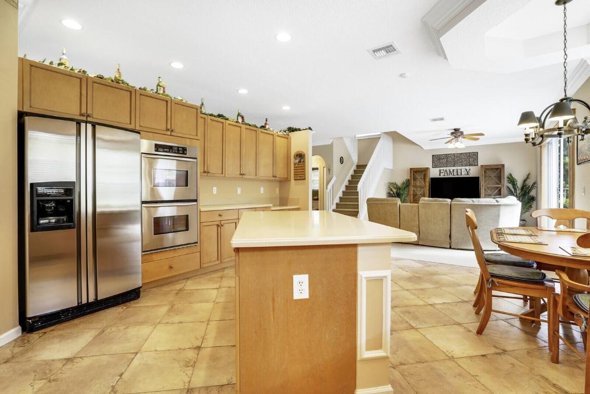 9048 Alexandra Circle