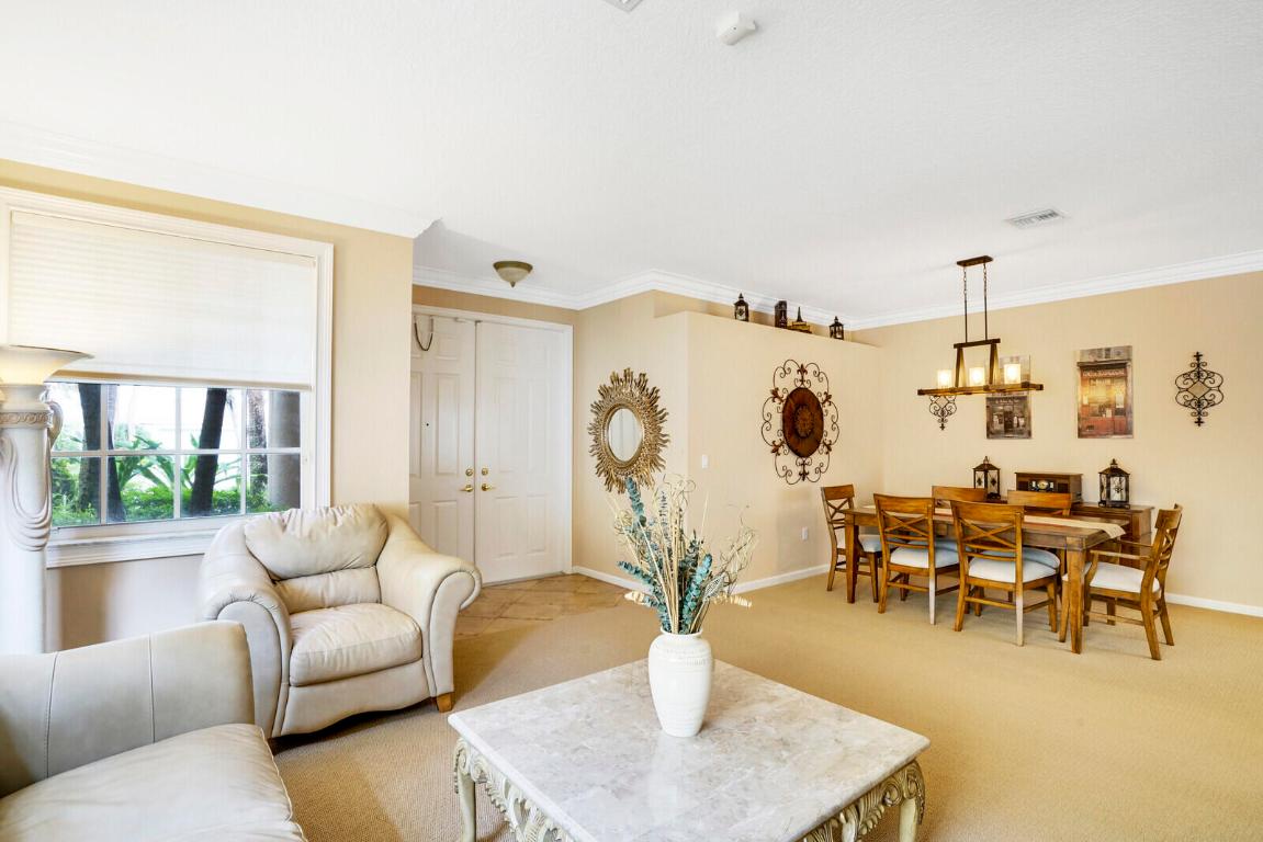 9048 Alexandra Circle