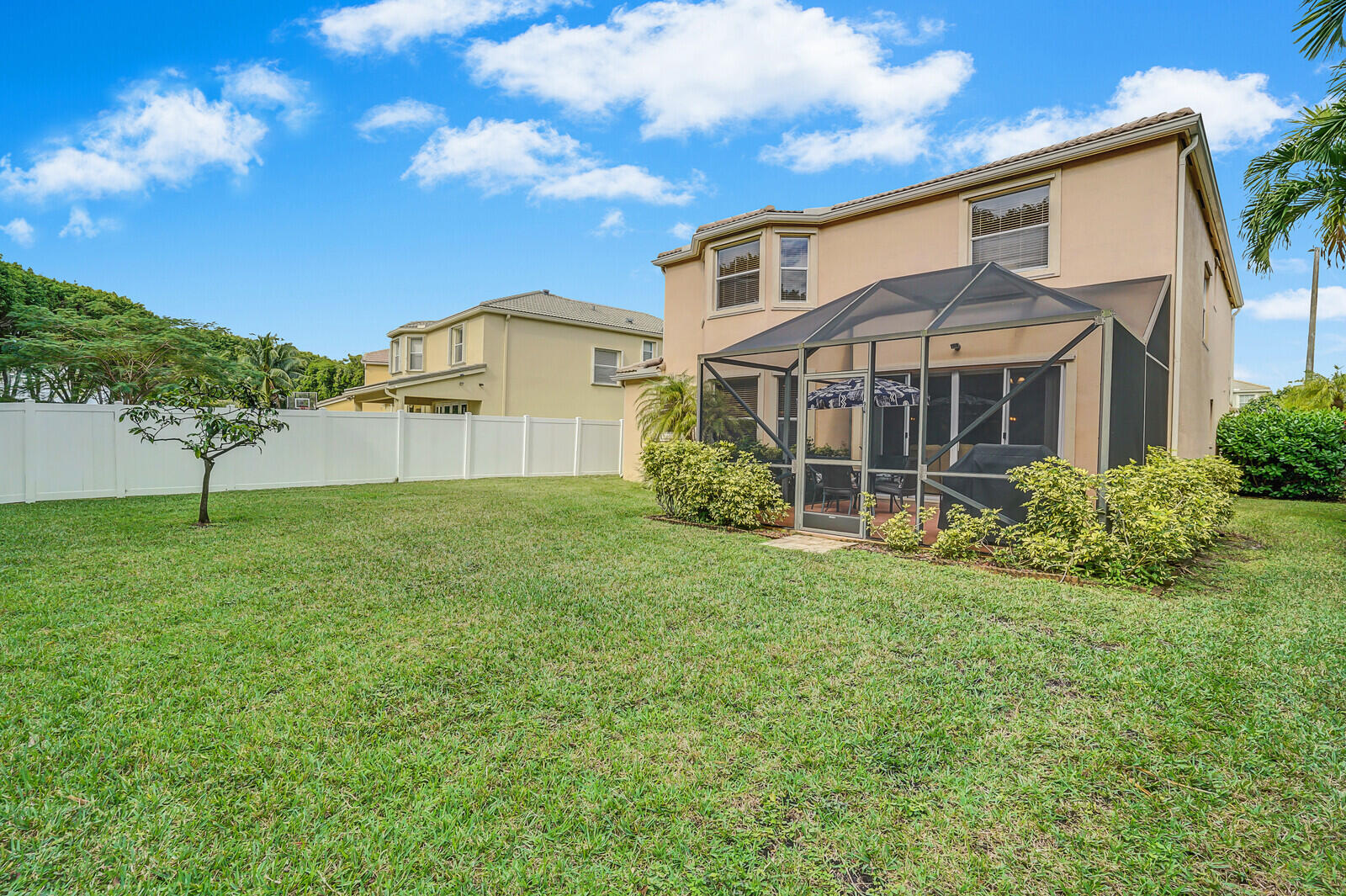 9048 Alexandra Circle