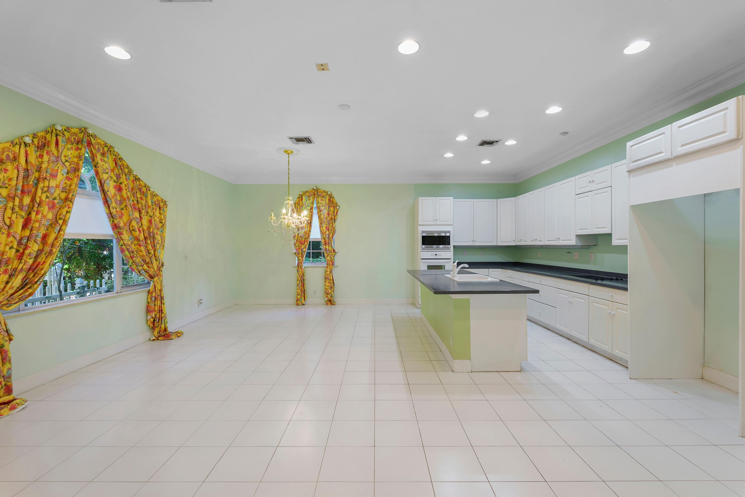 18385 SE Village Circle