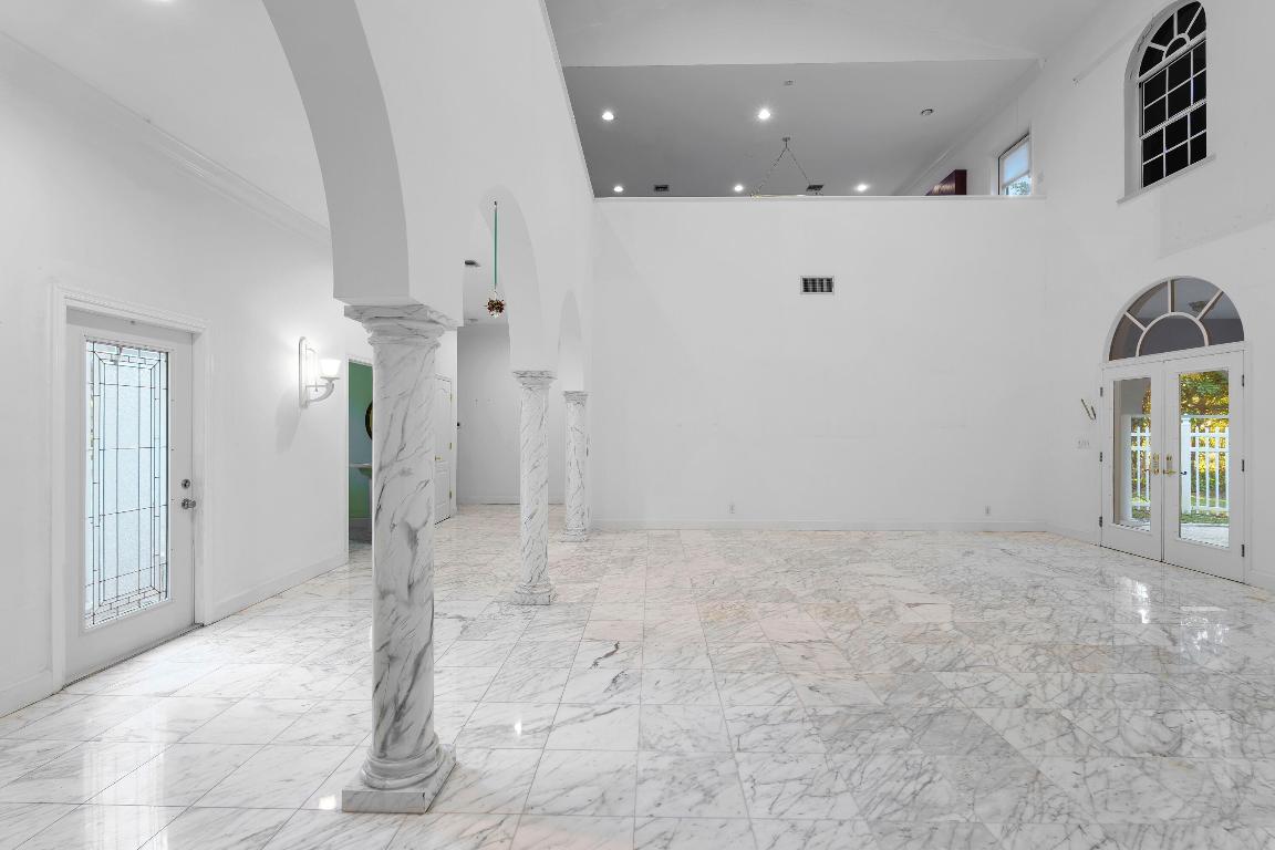 18385 SE Village Circle