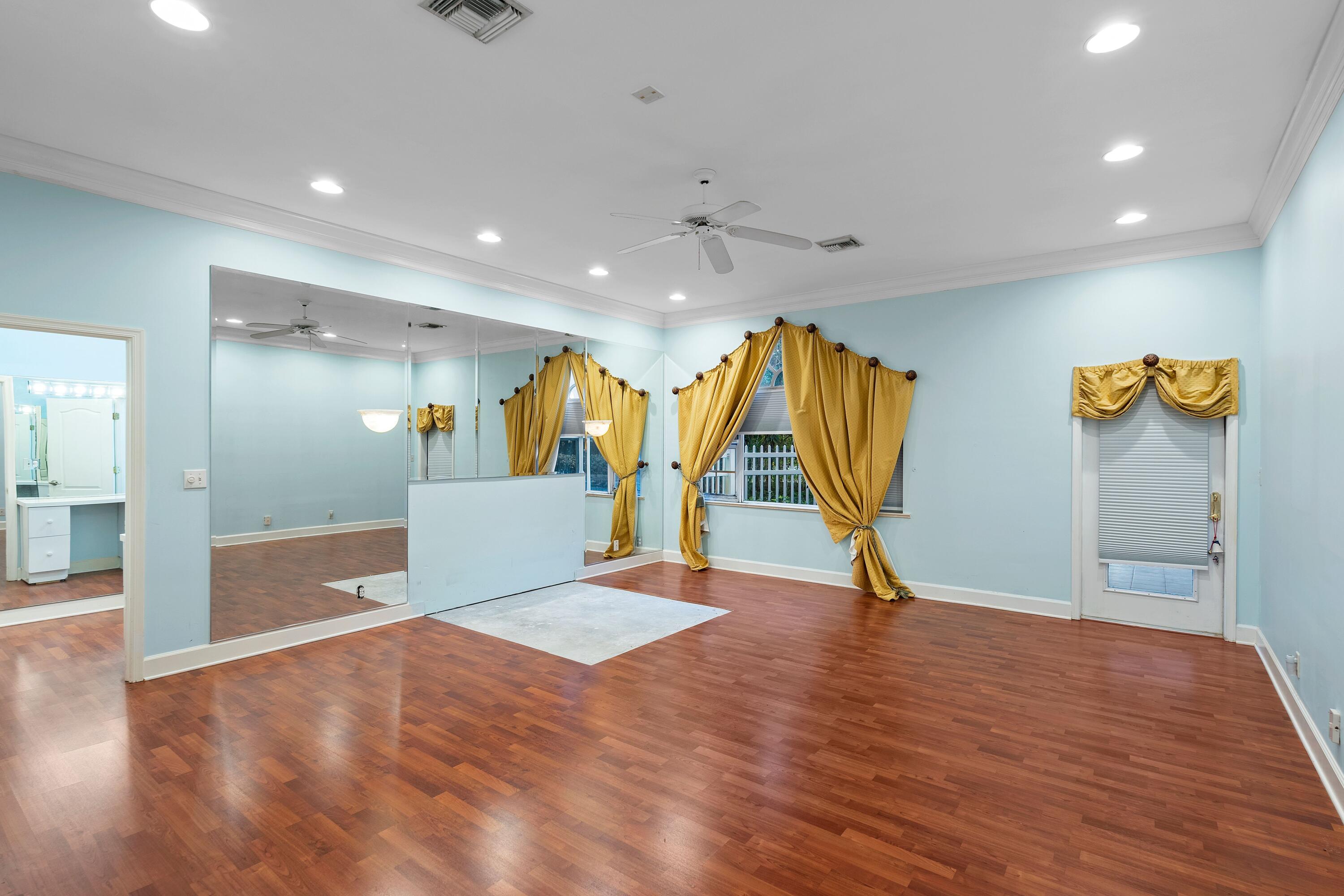 18385 SE Village Circle