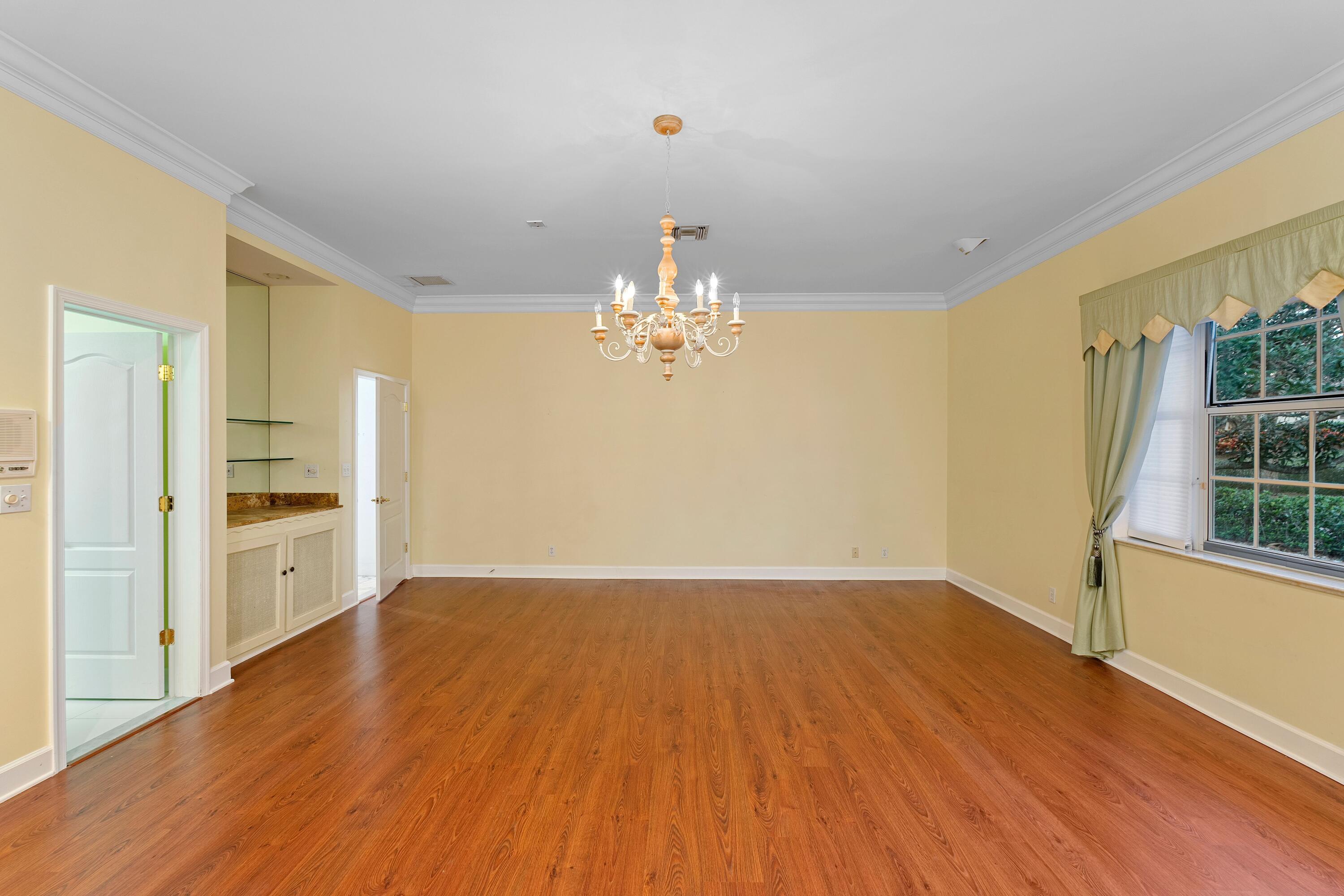 18385 SE Village Circle