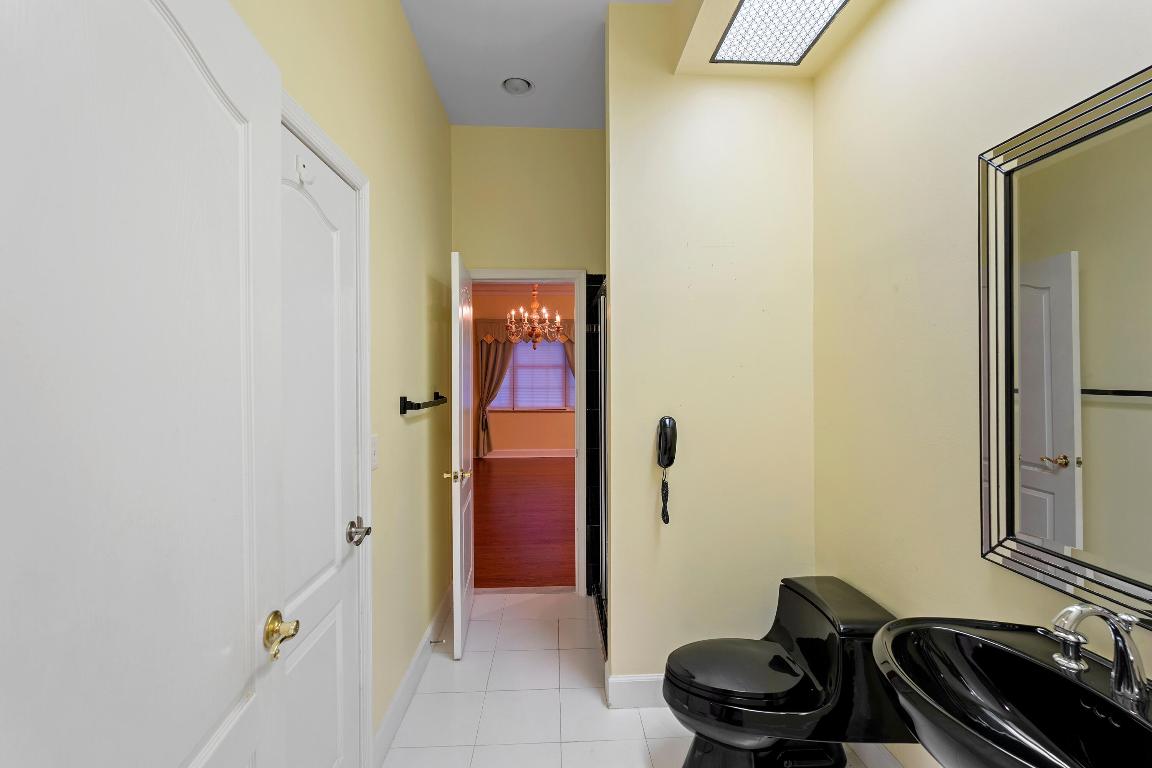 18385 SE Village Circle