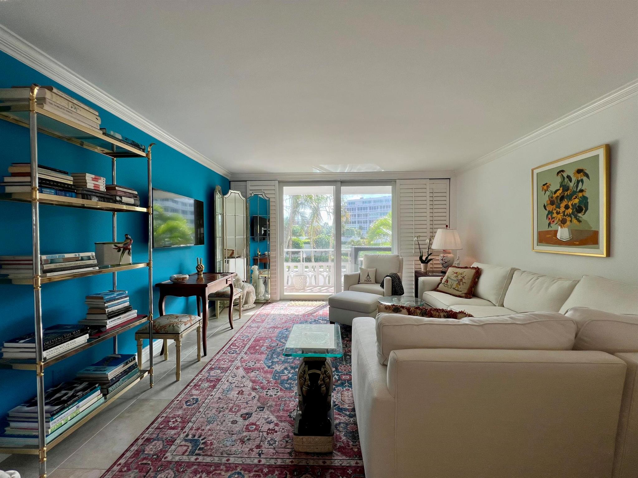 139 Sunrise Avenue 204